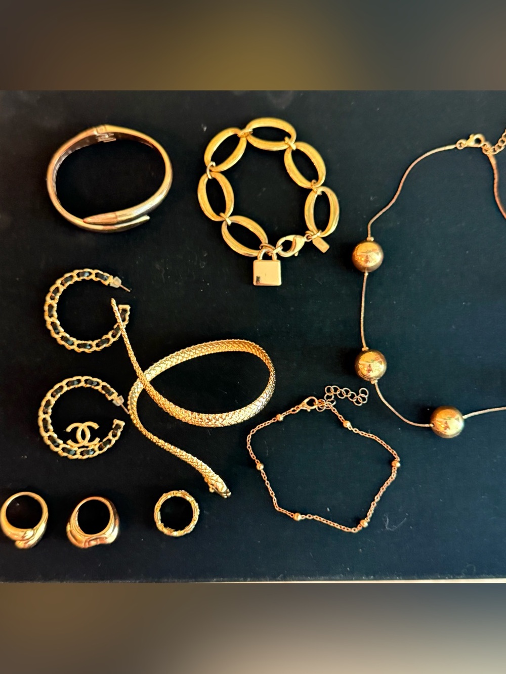 Jewellery: bracelets, rings, earrings, necklace